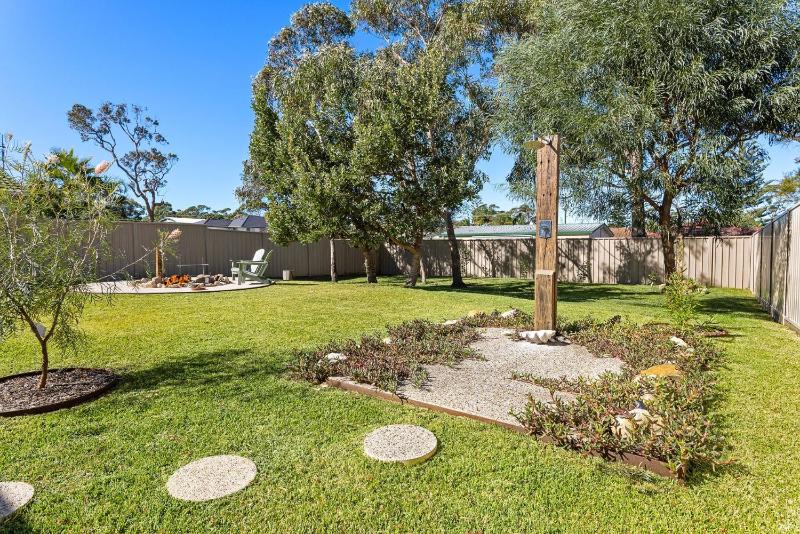 Poppy's - Fire Pit - 4 Mins Walk to Beach - image 9