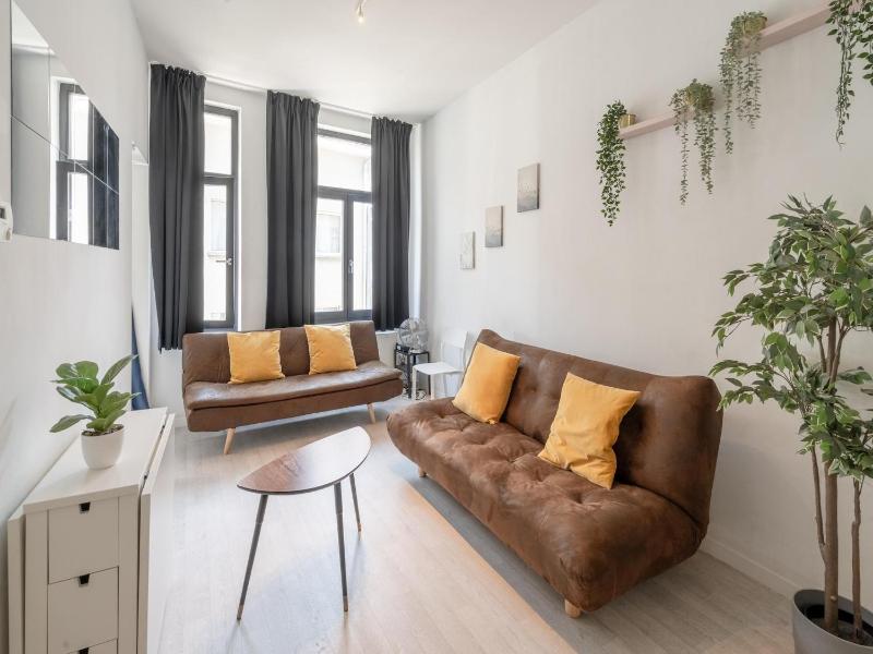 Cozy Antwerp Apartment Stay for 7 - image 8