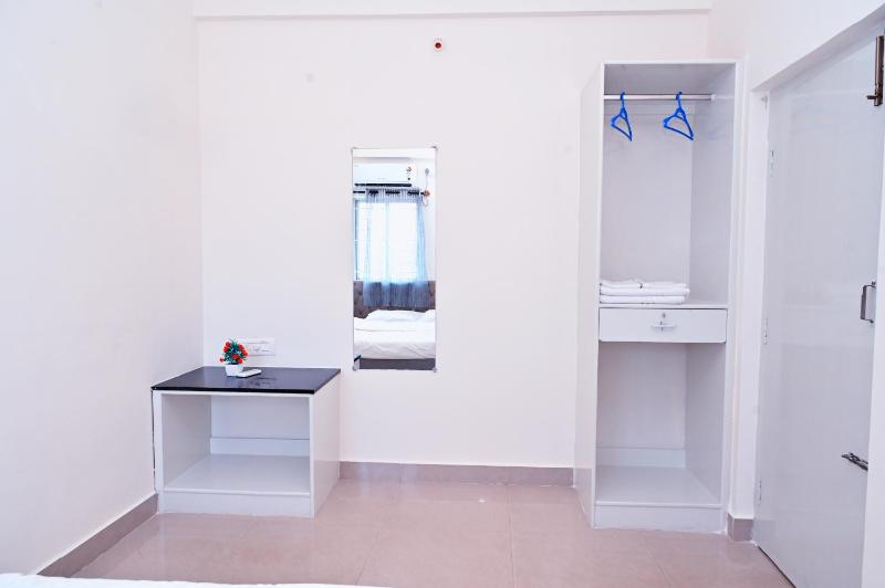 RR Service Apartment - image 7