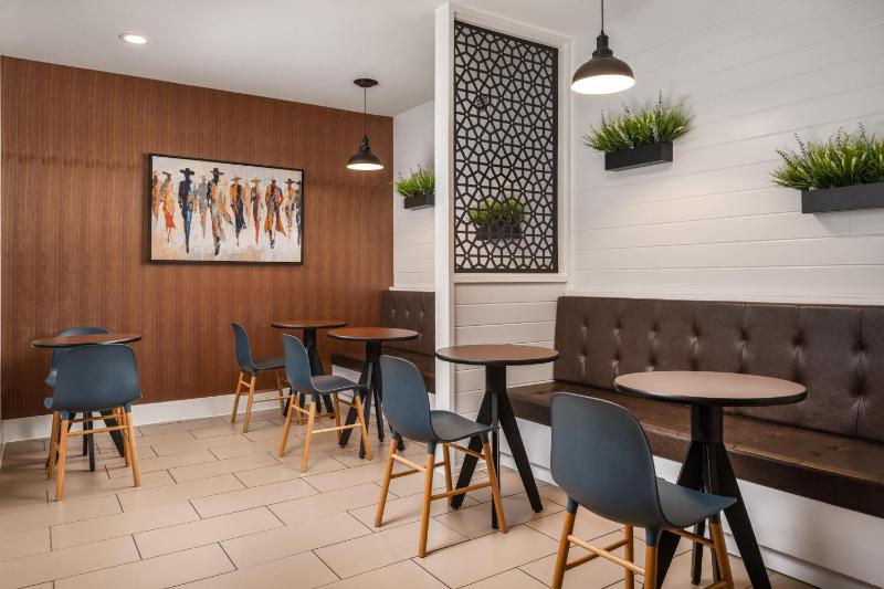 Hyatt House Dallas Uptown - image 46