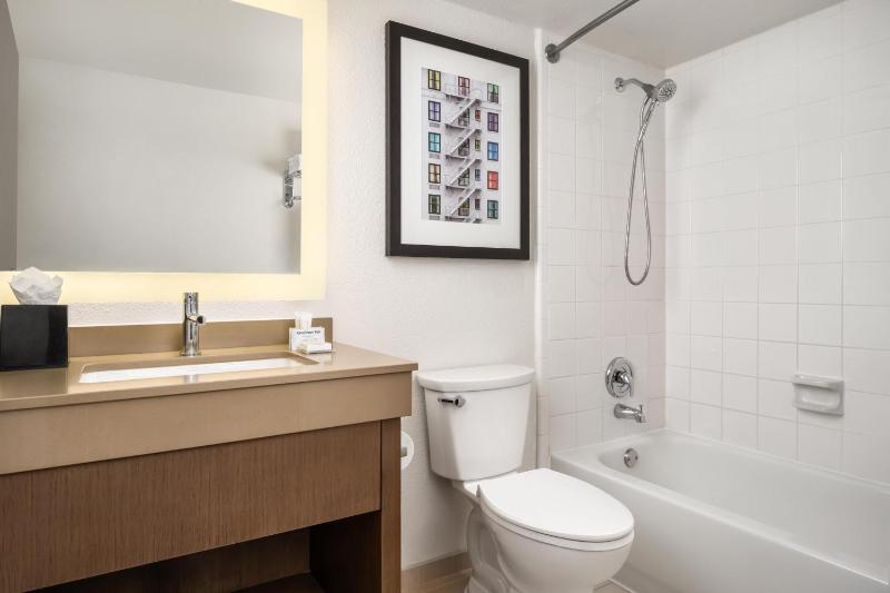 Hyatt House Dallas Uptown - image 3