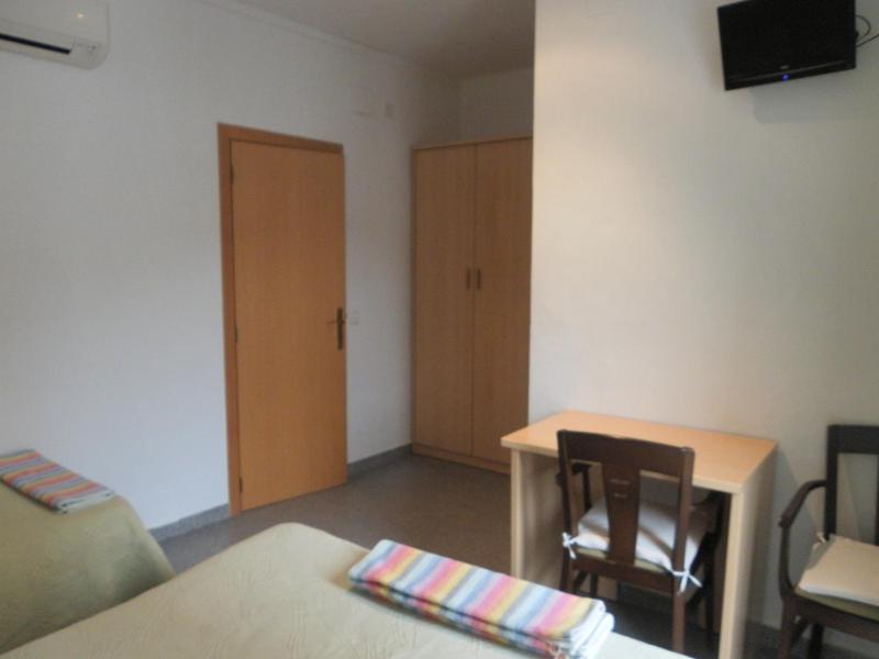 Triple Room with Balcony image 1