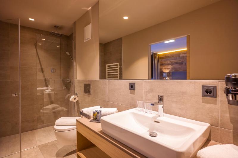 Large Two-Bedroom Apartment image 3