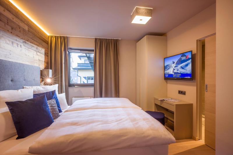 Large Two-Bedroom Apartment image 2
