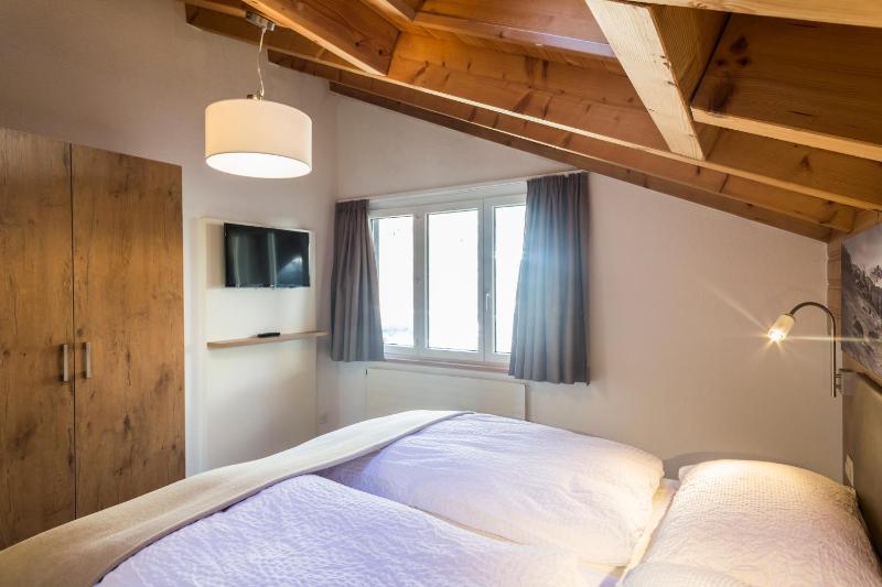 One-Bedroom Apartment with Balcony image 3