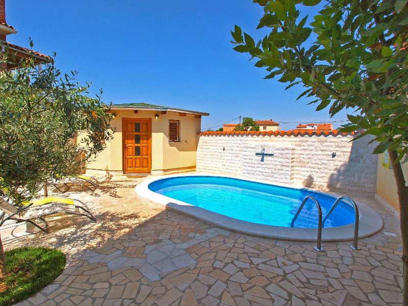 House Bojan 801 - image 32