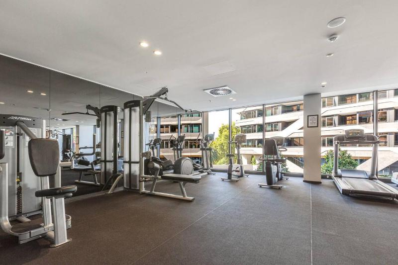 The Parkhouse - Riverside Living with Pool and Sauna - image 12
