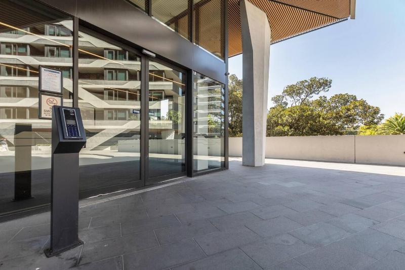 The Parkhouse - Riverside Living with Pool and Sauna - image 14