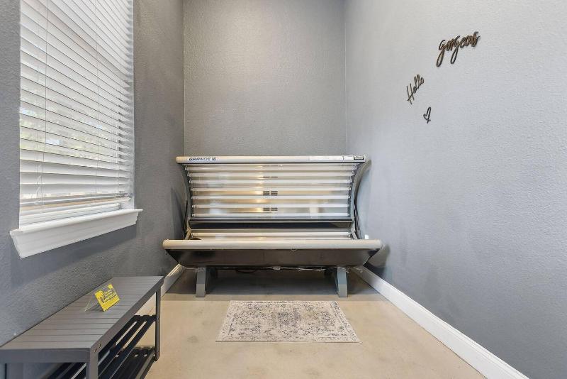 Spacious Luxury 3-bedroom Retreat Near Dallas Downtown - Group sleeps 7 - image 4