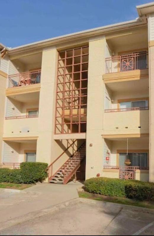 Spacious Luxury 3-bedroom Retreat Near Dallas Downtown - Group sleeps 7 - image 20