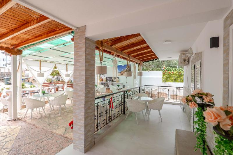 Ksamil Guesthouse Villa - image 7