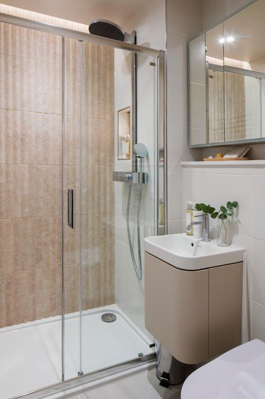 Sigma Plus Regency Square Suites near Brighton Beach - image 8