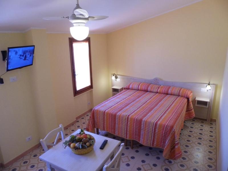 Studio Apartment image 2