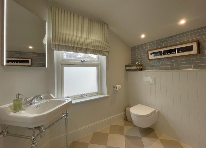 Wordsworth Cottage - image 2