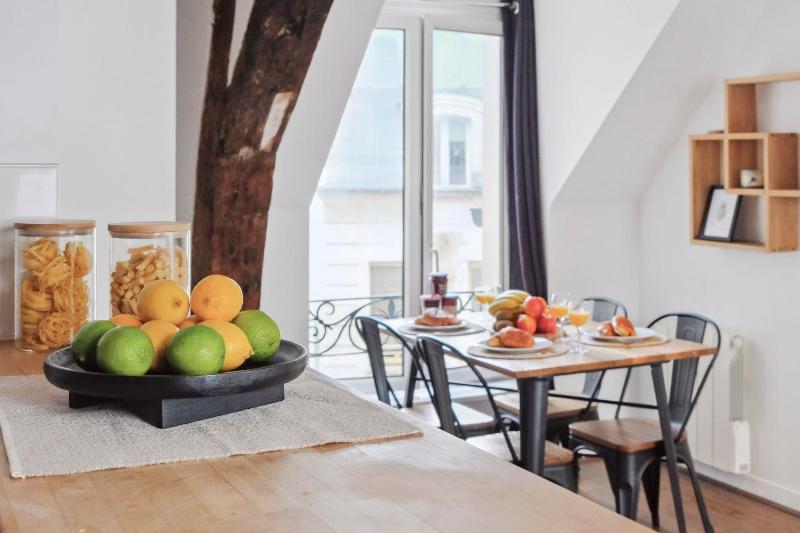 BnBNova - 3BR - Latin Quarter & St-Andre des Arts - image 2