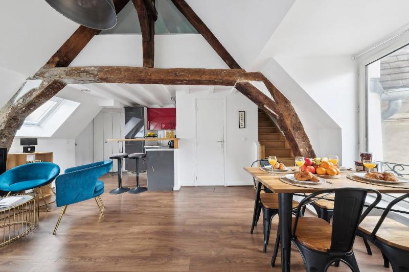BnBNova - 3BR - Latin Quarter & St-Andre des Arts - image 3