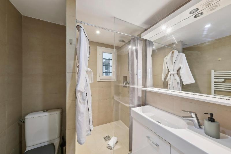 BnBNova - 3BR - Latin Quarter & St-Andre des Arts - image 4