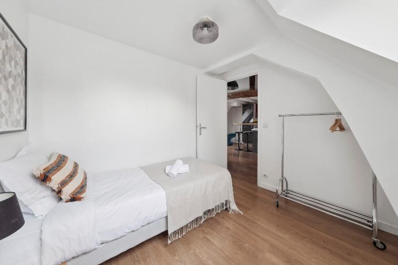 BnBNova - 3BR - Latin Quarter & St-Andre des Arts - image 12