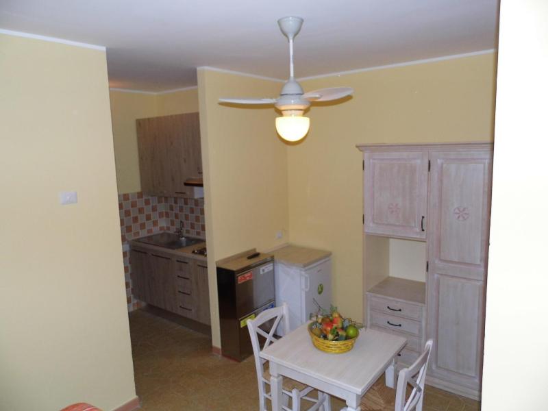 Studio Apartment image 3