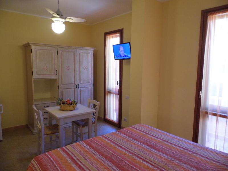 Studio Apartment image 4