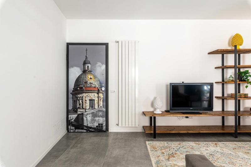 Ballarò Duplex with Terrace by Wonderful Italy - image 10