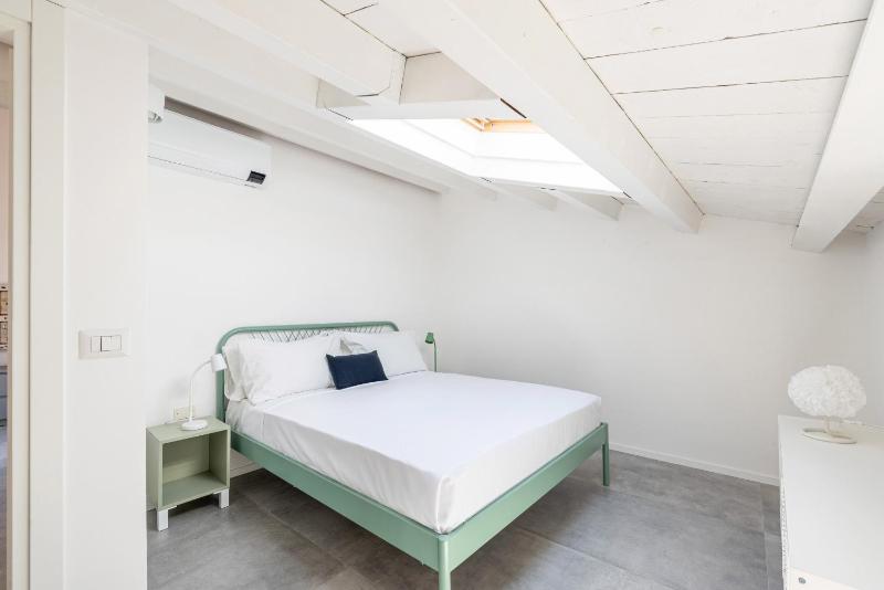 Ballarò Duplex with Terrace by Wonderful Italy - image 6