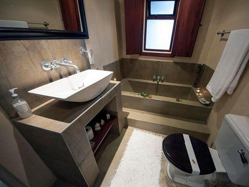 Harfield Guest Villa - image 15