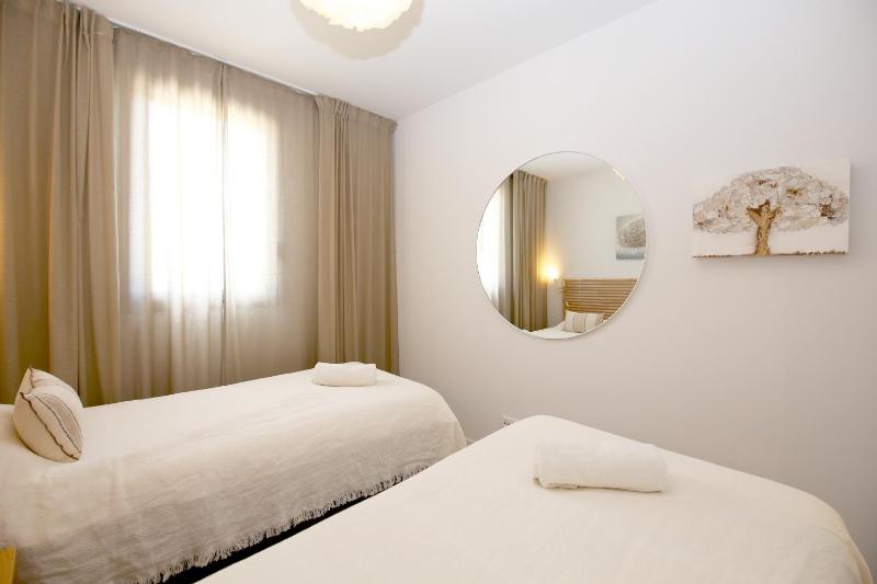 Estepona Town Luxury Apartment BODIRA - image 12