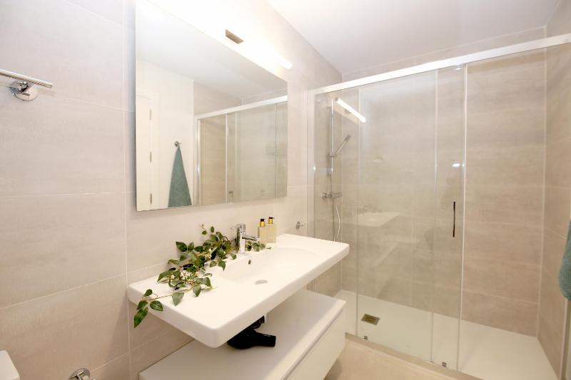 Estepona Town Luxury Apartment BODIRA - image 4