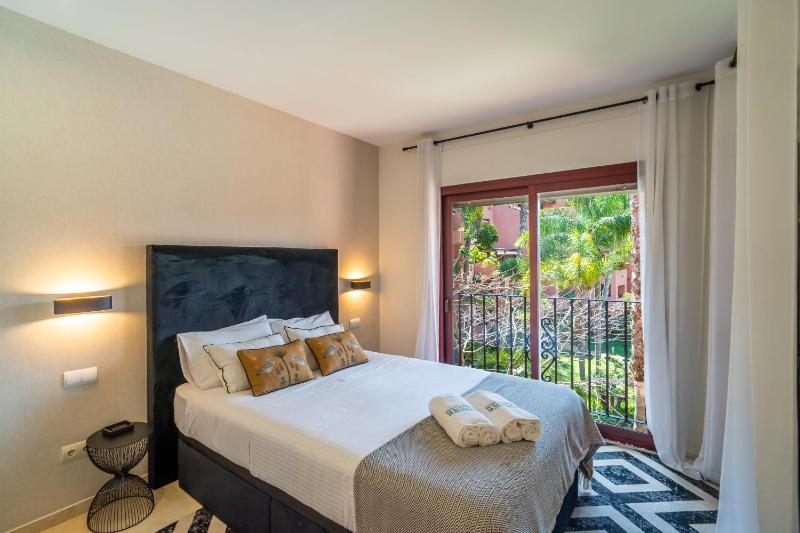 Cubo's Golf & Playa Marbella Apartment - image 9
