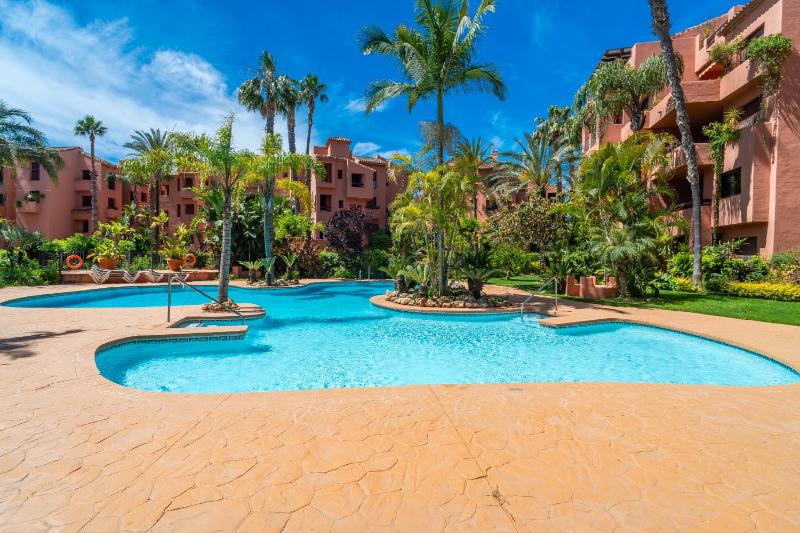 Cubo's Golf & Playa Marbella Apartment - image 6