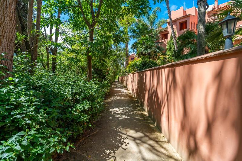 Cubo's Golf & Playa Marbella Apartment - image 11