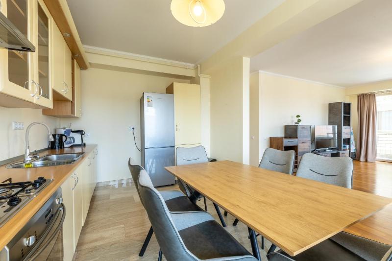 Dumbrava Apartments - image 2