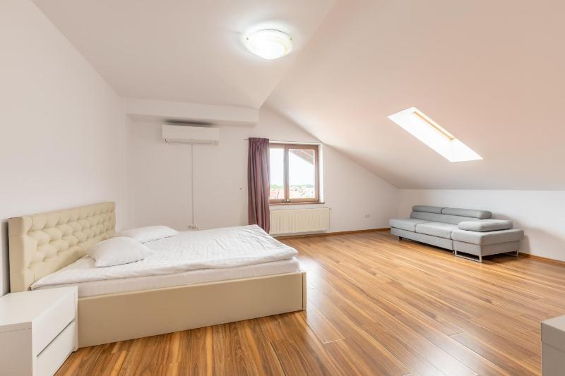 Dumbrava Apartments - image 25