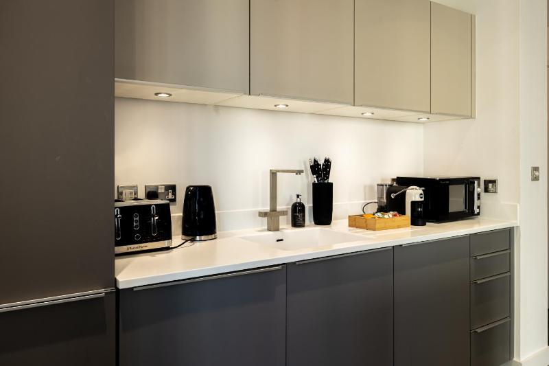Luxury 2 Bed Apt on Broad Street | City Centre - image 24