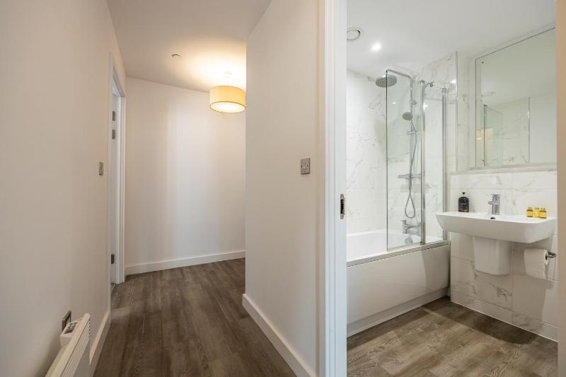 Luxury 2 Bed Apt on Broad Street | City Centre - image 28