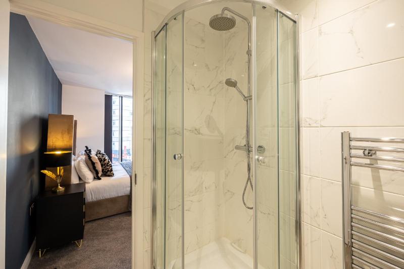 Luxury 2 Bed Apt on Broad Street | City Centre - image 37