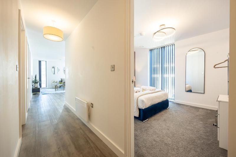 Luxury 2 Bed Apt on Broad Street | City Centre - image 15