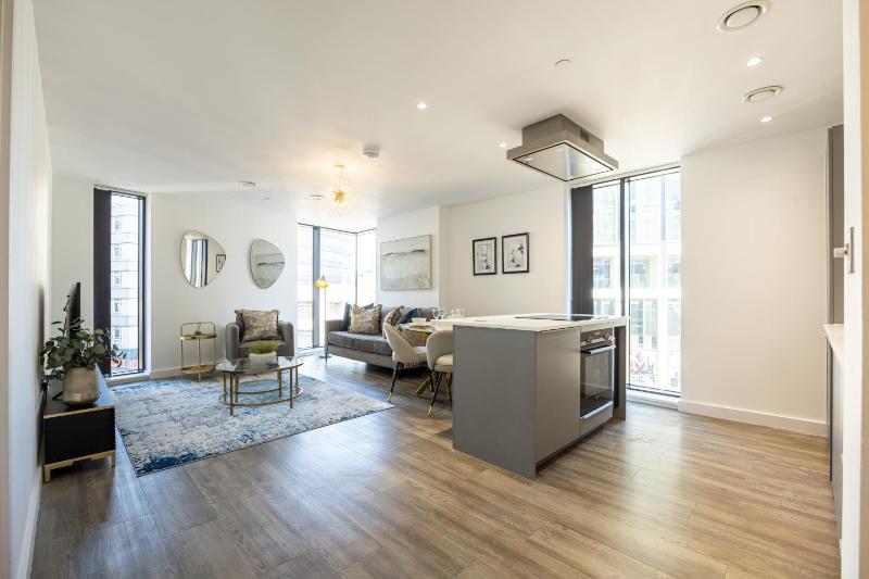 Luxury 2 Bed Apt on Broad Street | City Centre - image 16