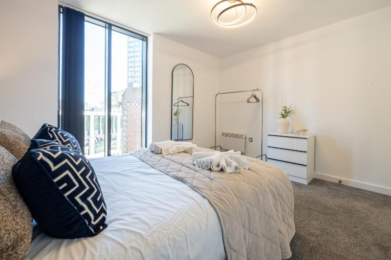 Luxury 2 Bed Apt on Broad Street | City Centre - image 19