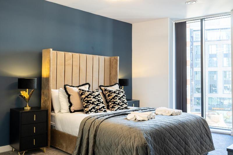 Luxury 2 Bed Apt on Broad Street | City Centre - image 36