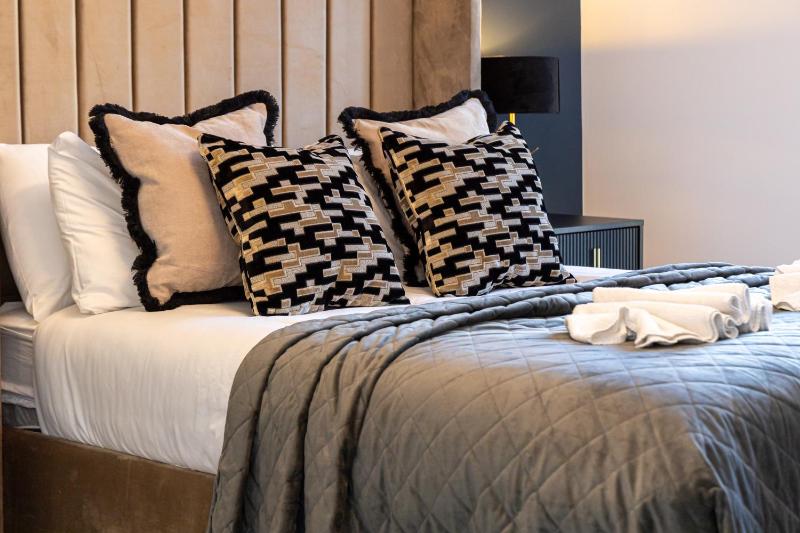Luxury 2 Bed Apt on Broad Street | City Centre - image 40
