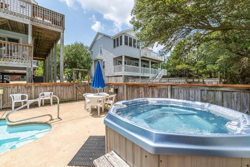 Faraway - Corolla Ocean Sands Oceanside Pool Hot Tub Community Pool - image 38