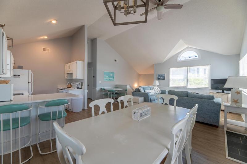 Faraway - Corolla Ocean Sands Oceanside Pool Hot Tub Community Pool - image 40