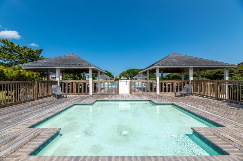Faraway - Corolla Ocean Sands Oceanside Pool Hot Tub Community Pool - image 10