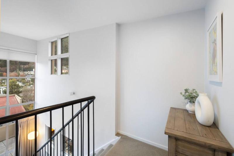Location is gold 2 bed - image 21