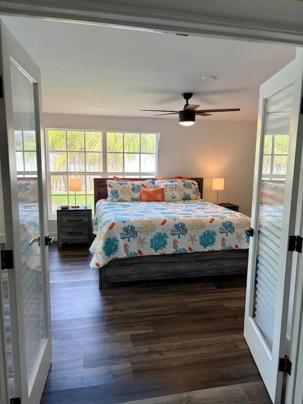 Spacious Family Home w Pool 4BR 3bath Beach nearby - image 4