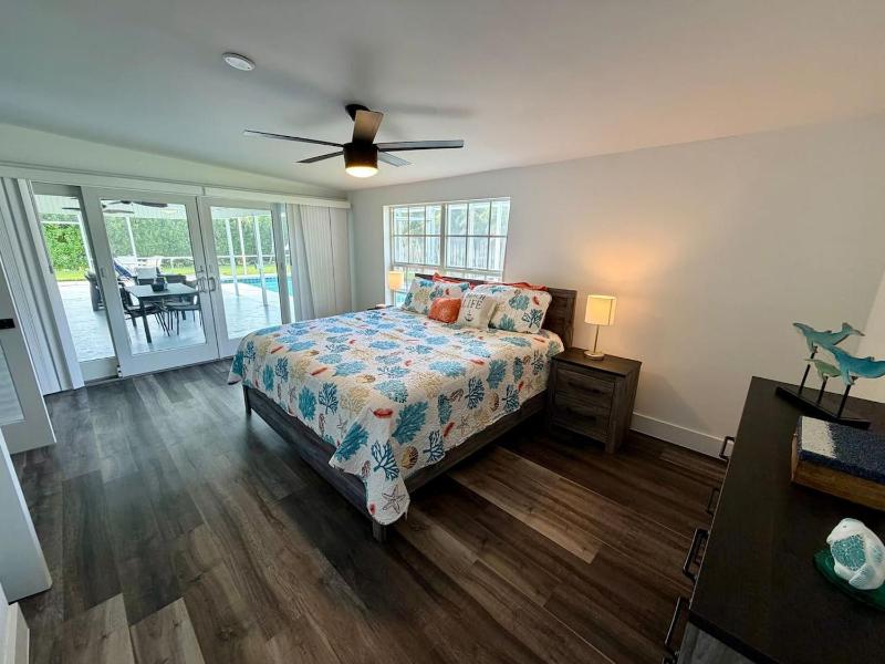 Spacious Family Home w Pool 4BR 3bath Beach nearby - image 36