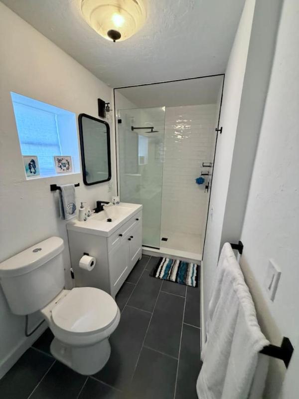 Spacious Family Home w Pool 4BR 3bath Beach nearby - image 18