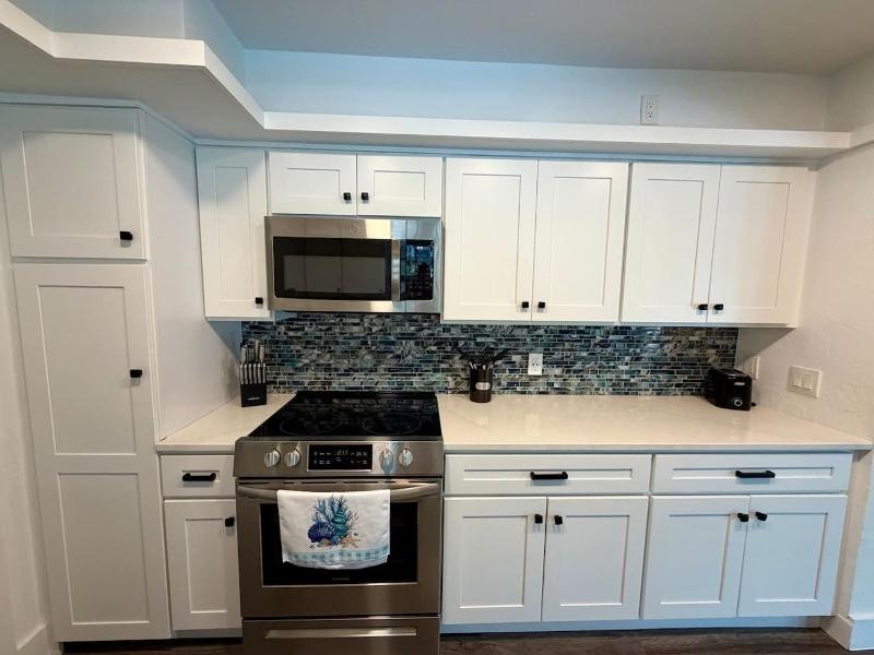 Spacious Family Home w Pool 4BR 3bath Beach nearby - image 24